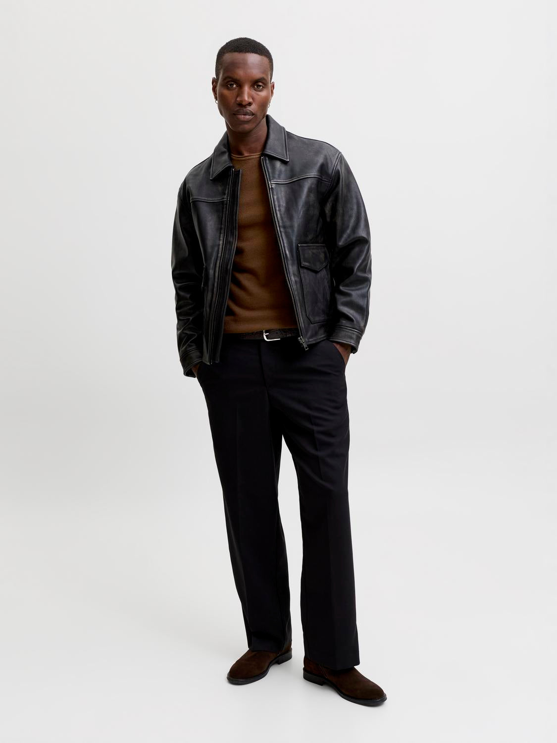 model_shot-front_full